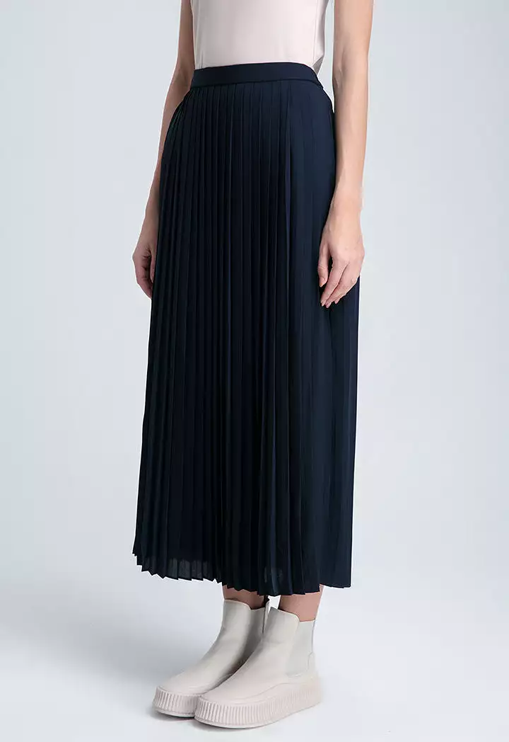 Even Pleated Solid Skirt