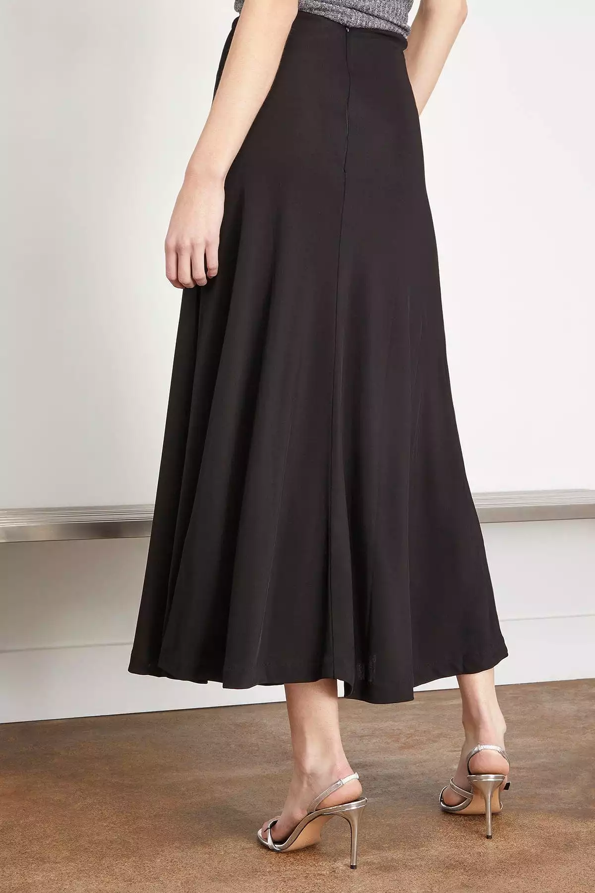 Movere Skirt in Black