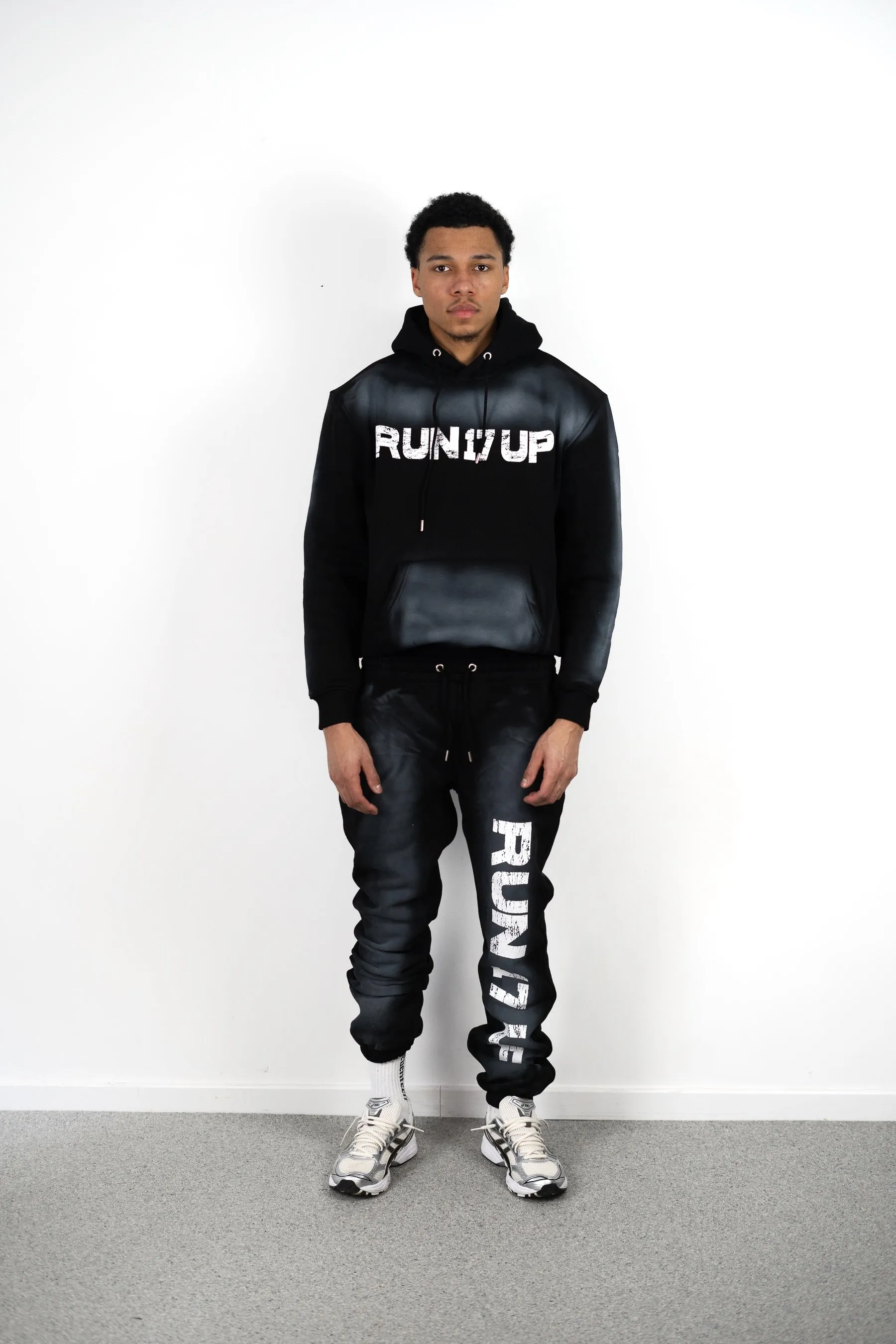 Run 17 Up Black Spray Print Pants