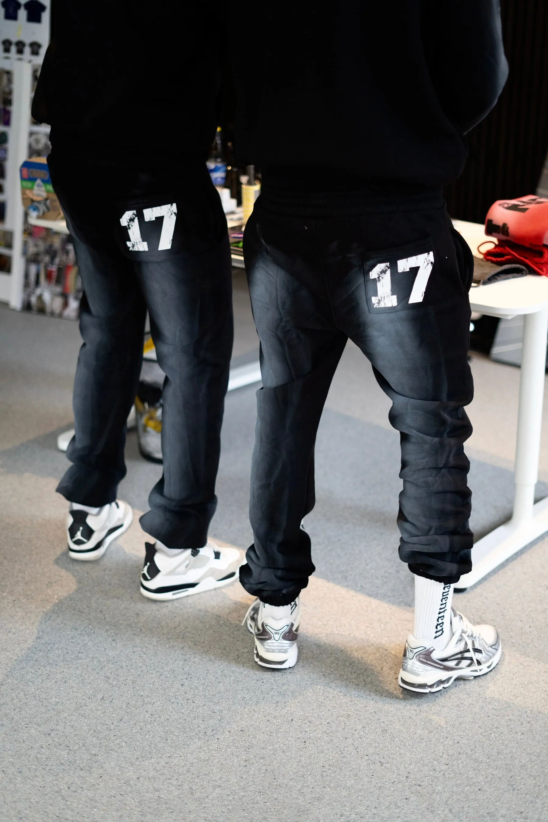 Run 17 Up Black Spray Print Pants