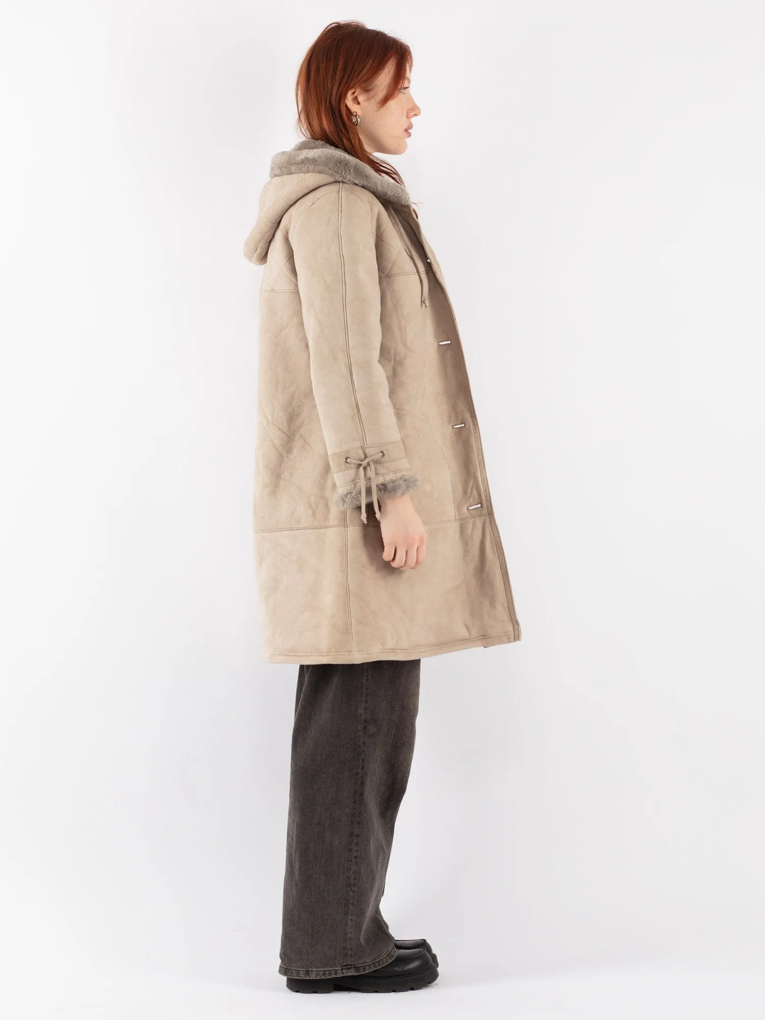 Vintage 80's Women Hooded Sheepskin Coat in Beige