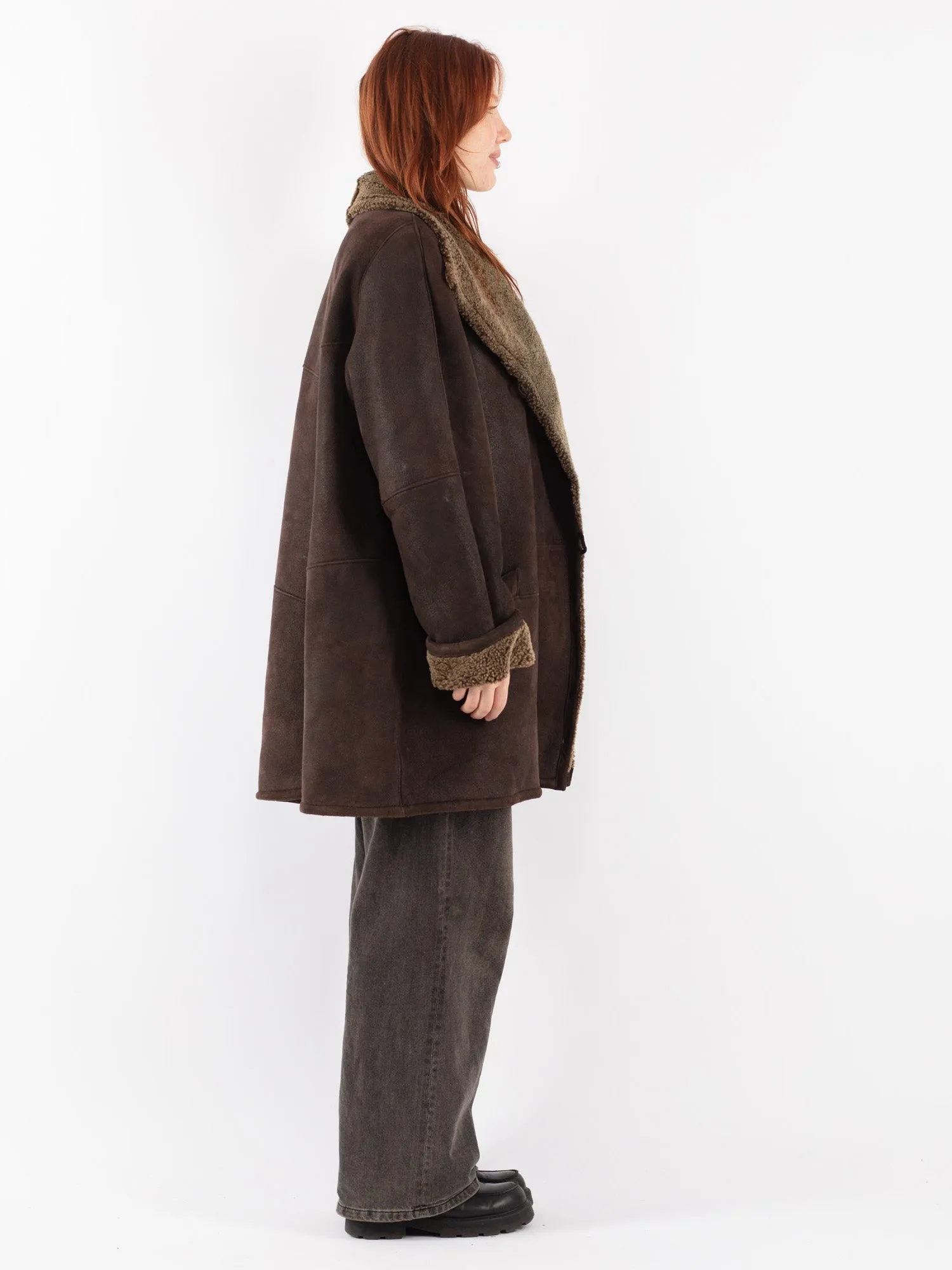 Vintage 80's Women Oversized Sheepskin Coat in Brown